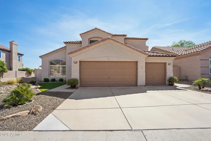1621 W SOUTH FORK DR - Front