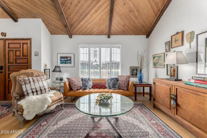 Formal dining/living room option.
