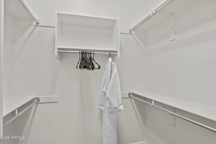 Master Walk-In