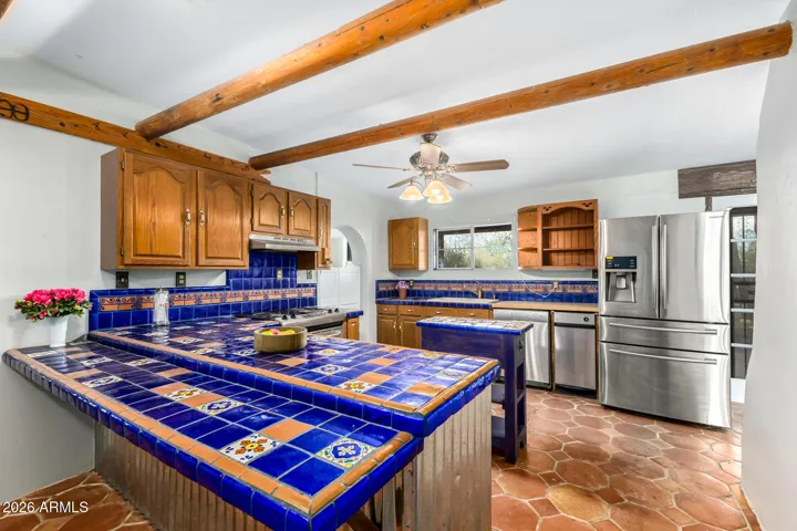 Eat in Counter with upgraded appliances.