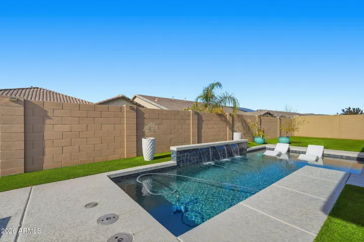There is so much space for more seating. Just imagine your family here