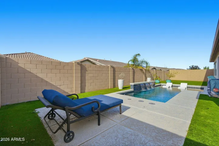 Bring your most favorite drinks and let's relax in this rear yard