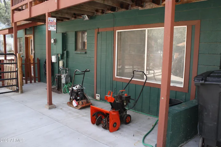 More space to store tools/machinery under the deck.