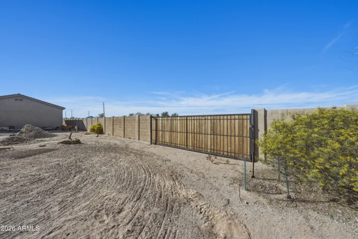 Gate direct access to road