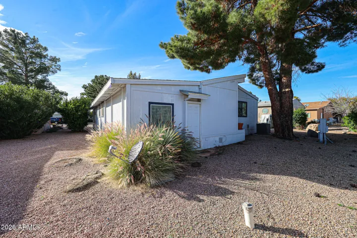 Back of home-good sized lot. Can add 3 foot wall around back yard for privacy/pet