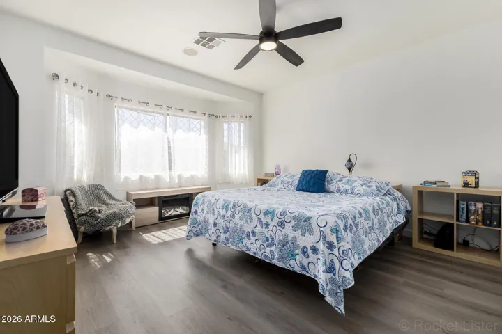 Split Primary Suite for added privacy