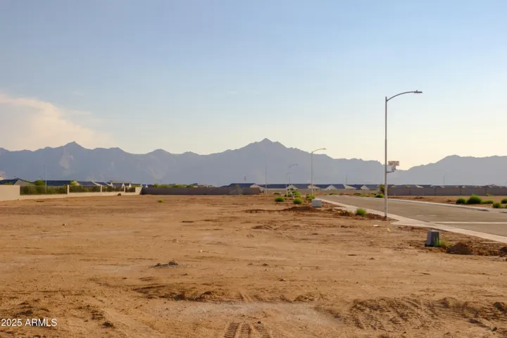 THIS COMMUNITY IS SURROUNDED BY MOUNTAIN VIEWS. LOTS OF OPEN SPACE WITH WALKING / BIKING TRAILS, TOT LOTS AND ENDLESS VIEWS.