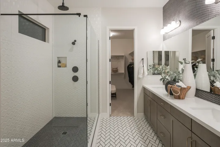 PHOTOS ARE OF A MODEL HOME. BUYER IS ABLE TO SELECT ALL OF THEIR OPTIONS.