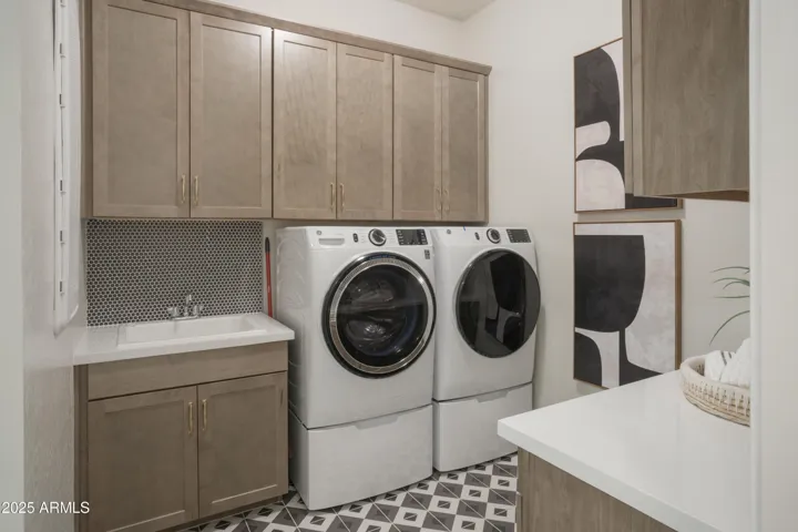 PHOTOS ARE OF A MODEL HOME. BUYER IS ABLE TO SELECT ALL OF THEIR OPTIONS.