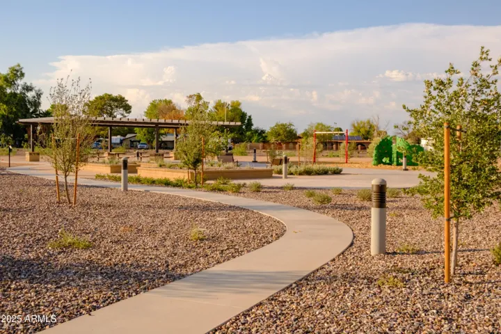 THIS COMMUNITY IS SURROUNDED BY MOUNTAIN VIEWS. LOTS OF OPEN SPACE WITH WALKING / BIKING TRAILS, TOT LOTS AND ENDLESS VIEWS.