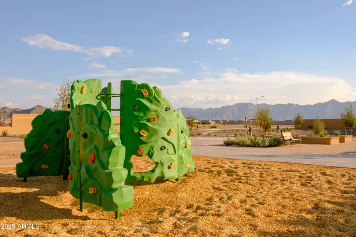 THIS COMMUNITY IS SURROUNDED BY MOUNTAIN VIEWS. LOTS OF OPEN SPACE WITH WALKING / BIKING TRAILS, TOT LOTS AND ENDLESS VIEWS.