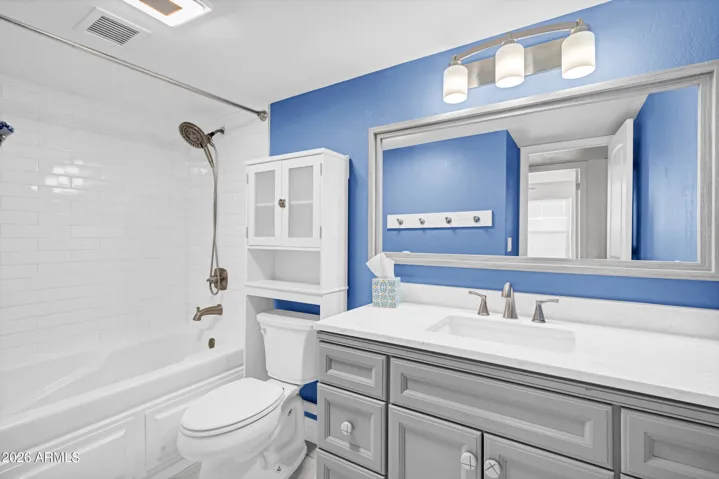 Main bath with jacuzzi tub
