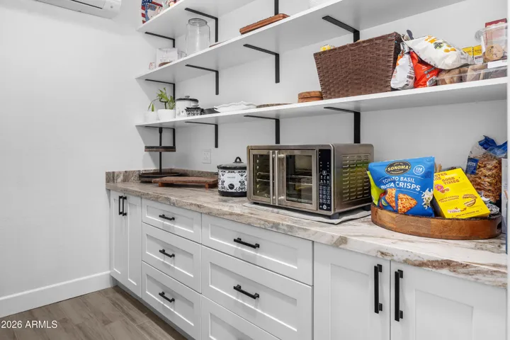 Walk in Pantry