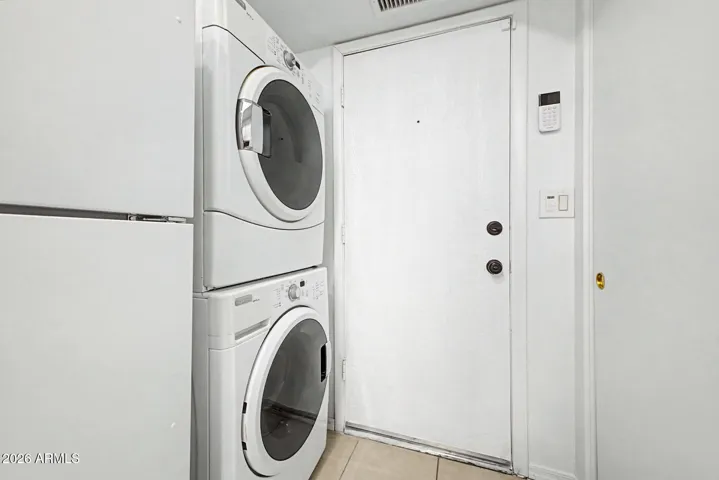 Washer and dryer convey.