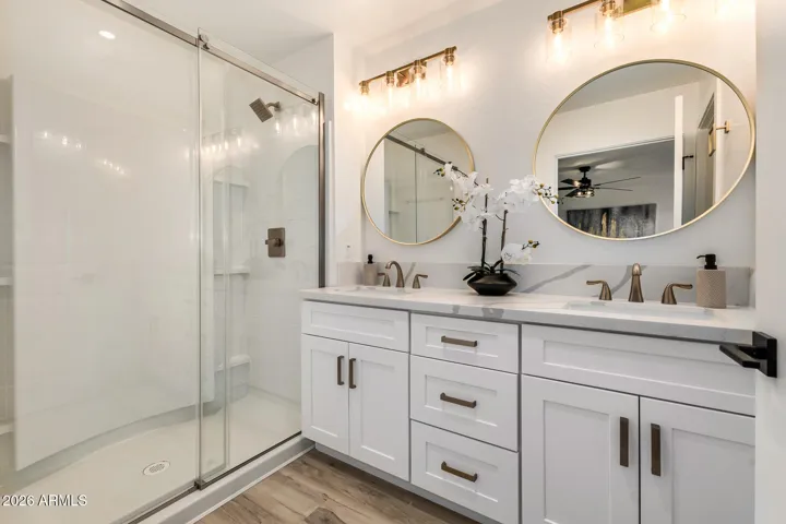Master Bathroom!