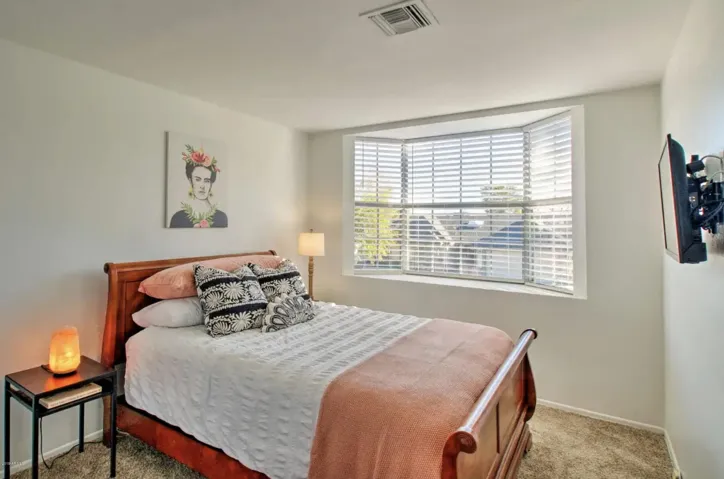The queen bedroom has a walk-in closet.