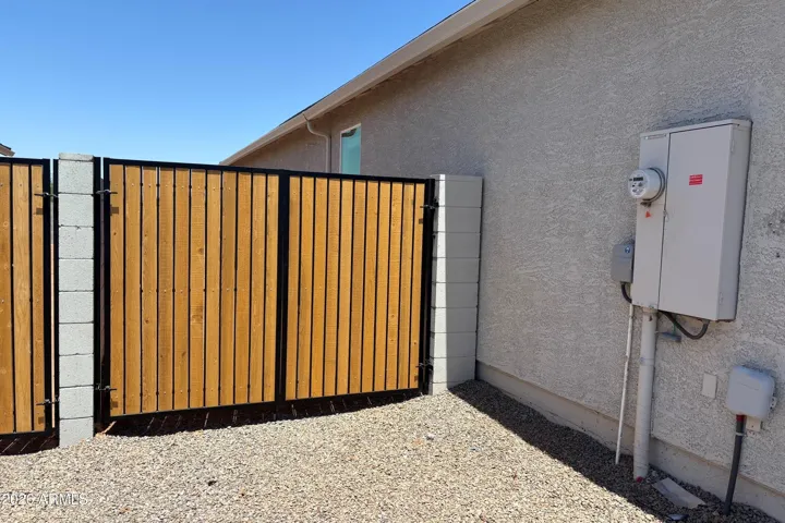 Double Side Gate!