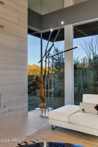GIRAFFE Floor Lamp by Ateluce – chromed steel with marble base