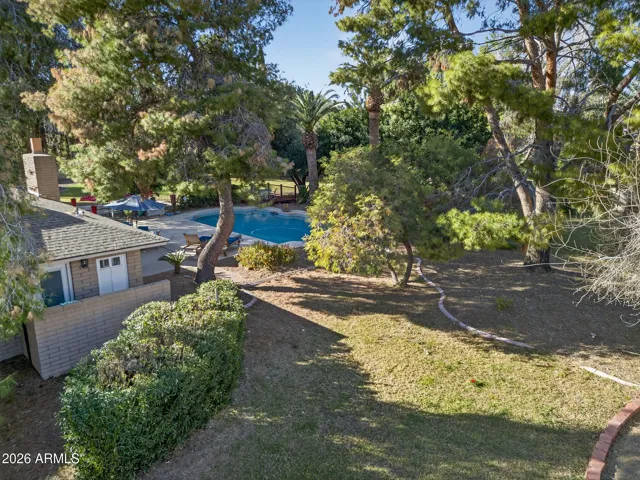 Hard to find property like this located inside the outer loop.