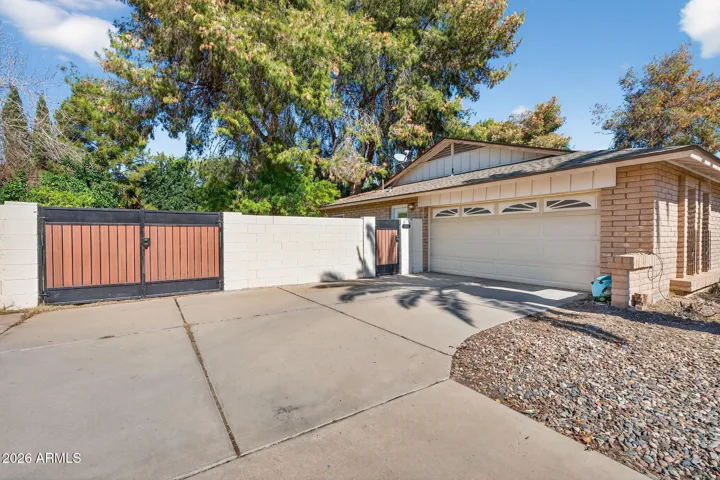 RV Parking AND a side entry garage, with expoxy floor and cabinets