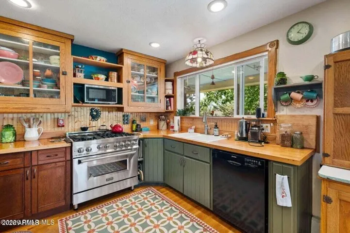 Warm and Inviting Kitchen.