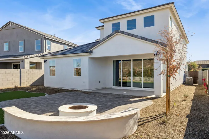 PHOTOS OF MODEL HOME-OPTIONS MAY VARY
