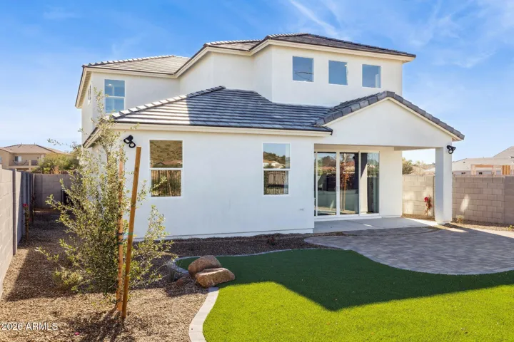 PHOTOS OF MODEL HOME-OPTIONS MAY VARY