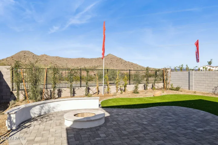 PHOTOS OF MODEL HOME-OPTIONS MAY VARY