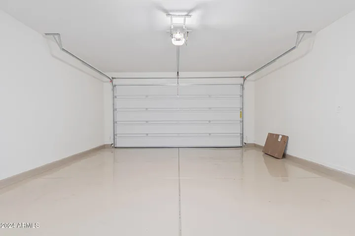 GARAGE EPOXY FLOOR