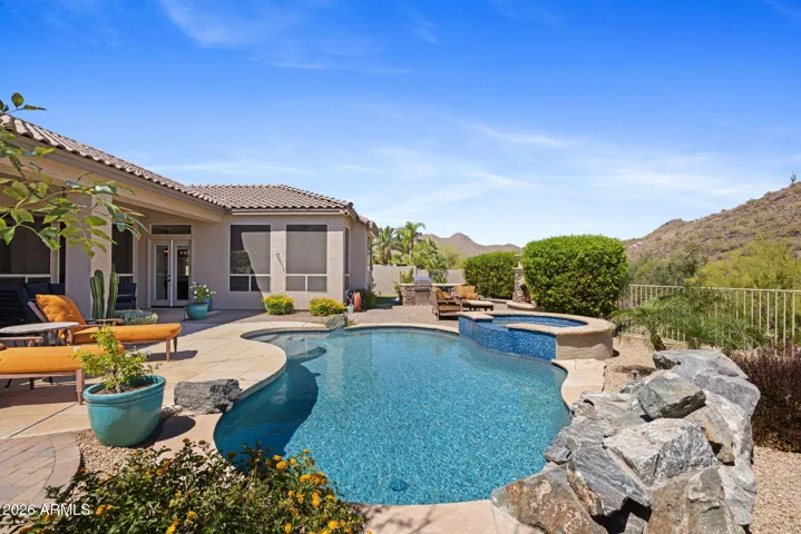 Relax in this Desert Oasis!