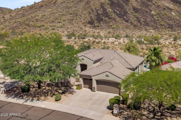 Gorgeous Mountain Views from this Home!