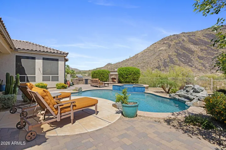 Private Backyard Oasis!