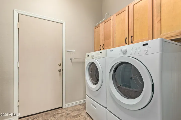 washer and dryer included