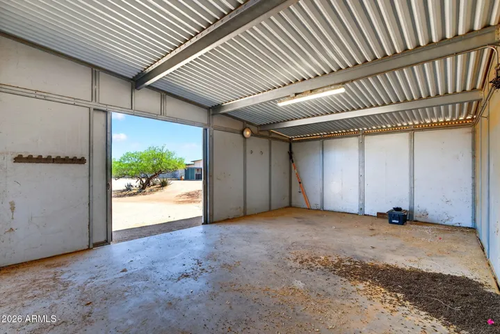 mare motel feed room
