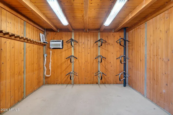 second show barn tack room