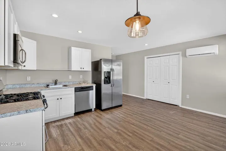 casita #3 one bedroom with full kitchen and full laundry