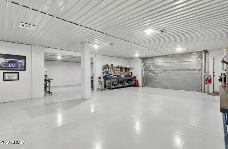 3000 sqft shop