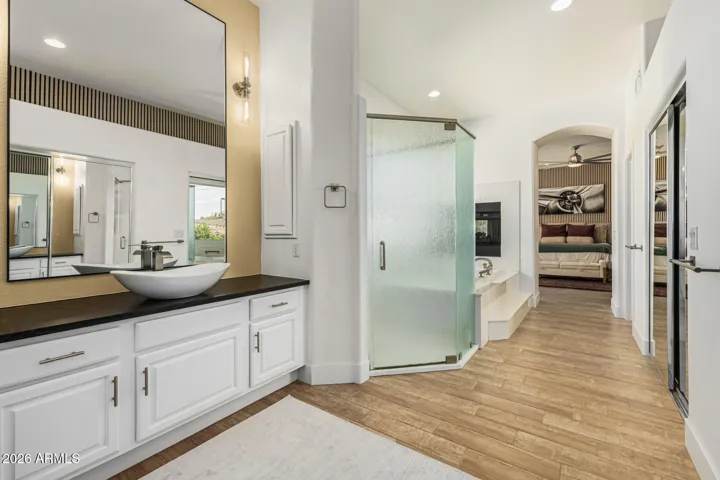 Primary bath