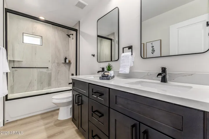 Secondary bathroom.