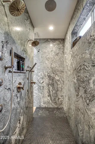 Fabulous walk-through shower