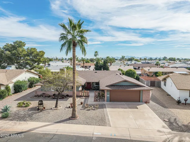 RARE 2462 SF HOME WITH A GREAT ROOM!