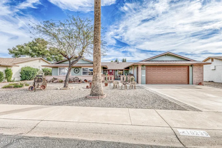 GORGEOUS CURB APPEAL!