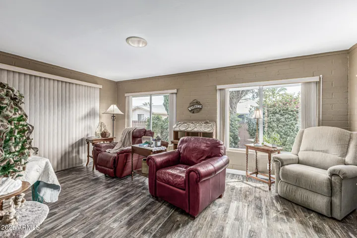 WONDERFUL DEN OFF KITCHEN WITH SLIDING DOORS TO ARIZONA ROOM