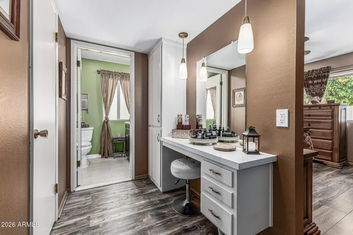 PRIMARY BATHROOM - WALK IN CLOSET TO THE LEFT