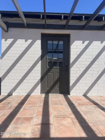 Separate entrance to casita