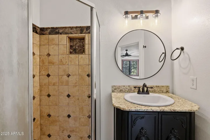 Studio 3/4 bathroom