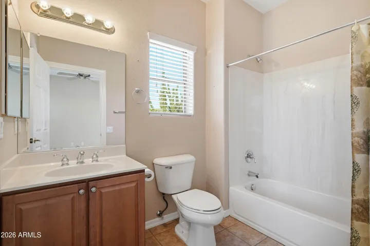 Full Bath in Casita
