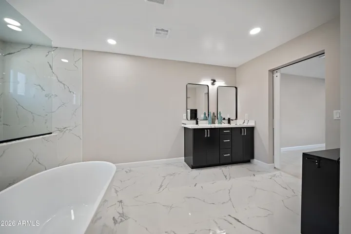 Major master bath