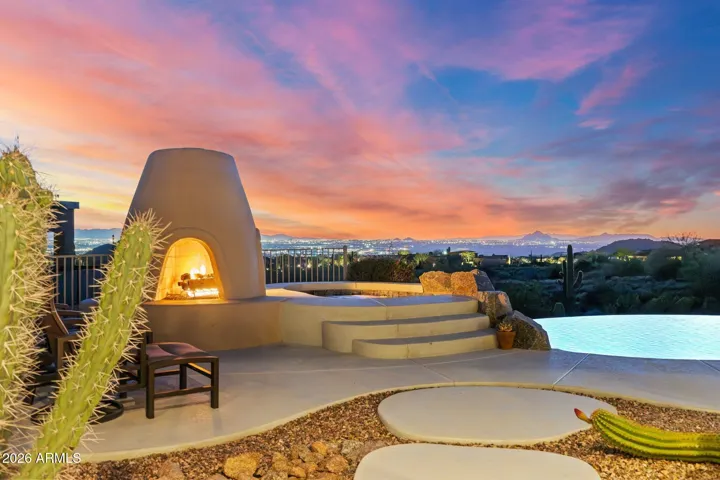 Gas beehive fireplace at the spa/pool.