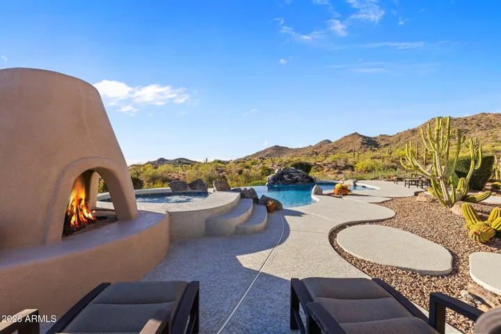 Gas beehive fireplace at the spa/pool.